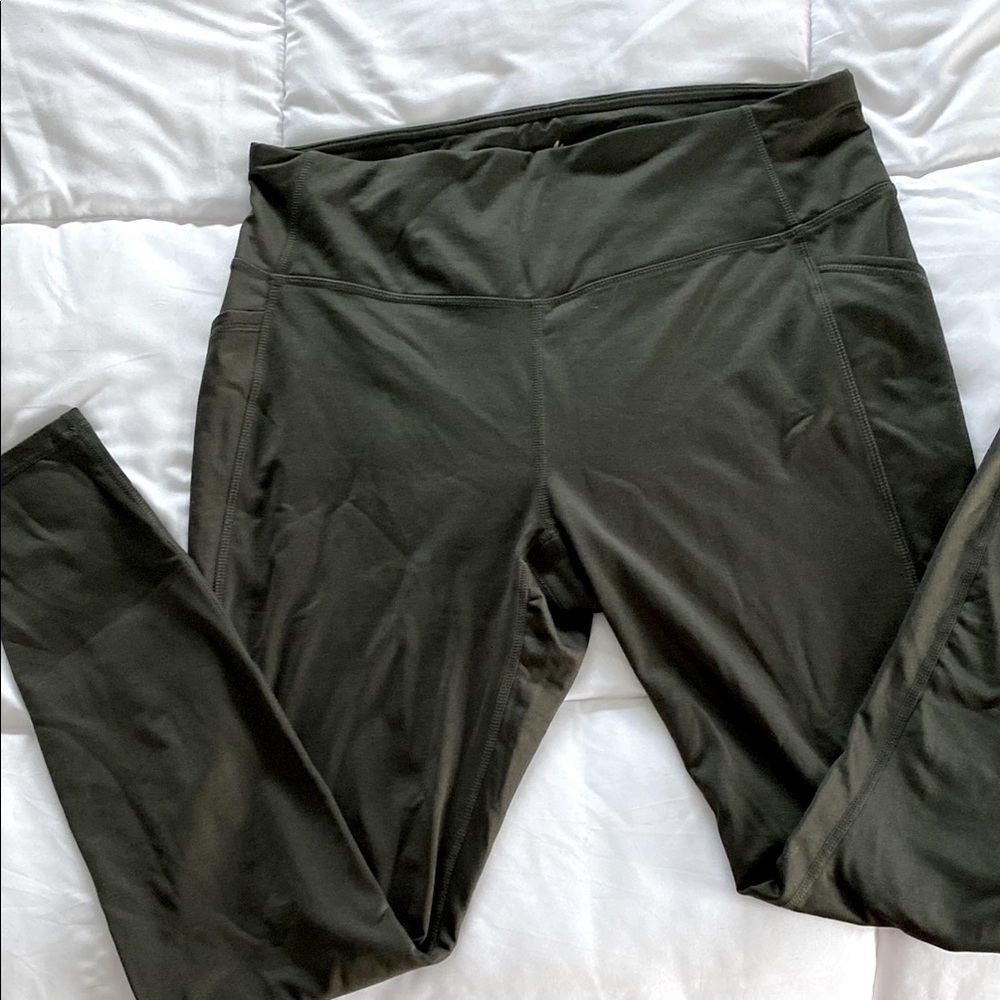 Dark forest green high waist Leggings NWOT IN LARGE by RBX